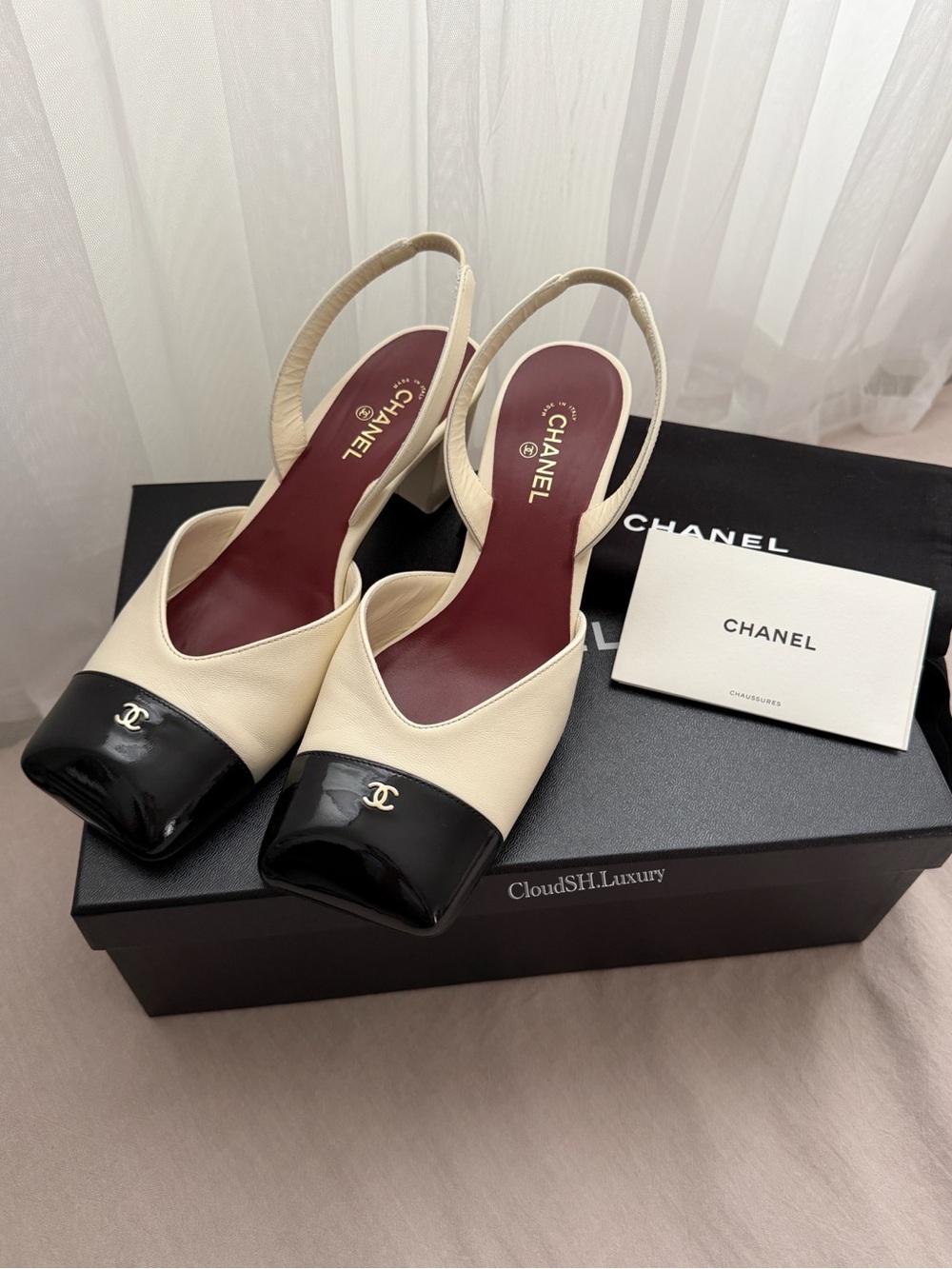 Auth Chanel Square Toe Patent Lambskin CC Logo White Slingbacks - Size 37.5